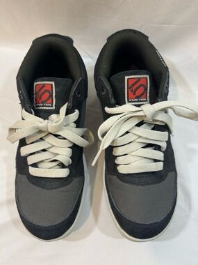 Five Ten Spitfire Men's MTB cushioned
Lace-Up Low Top- Stealth Rubber Gray-6